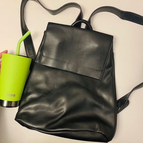 Black backpack - Picture 1 of 4